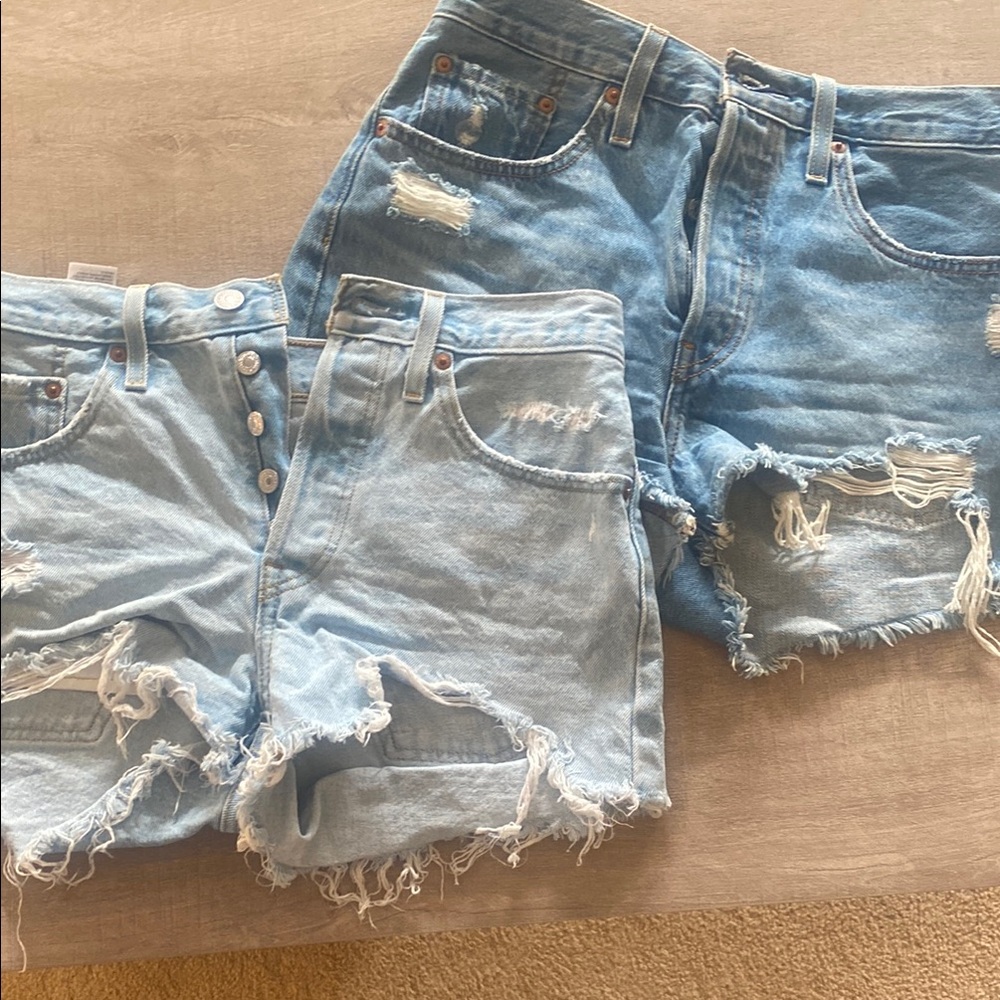 (2 for 1 Deal) Levi’s Distressed Denim Shorts Set